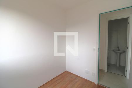 Quarto 1 de apartamento para alugar com 2 quartos, 33m² em Jardim Itacolomi, São Paulo