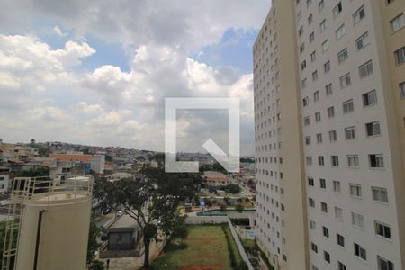 Vista janela da sala de apartamento para alugar com 2 quartos, 33m² em Jardim Itacolomi, São Paulo