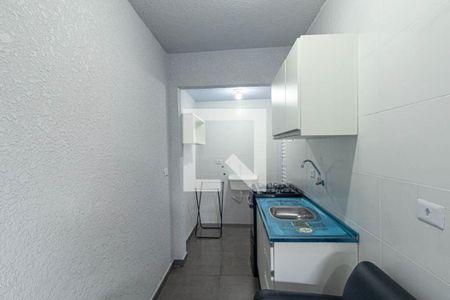 Cozinha e Área de Serviço de kitnet/studio para alugar com 1 quarto, 25m² em Uberaba, Curitiba