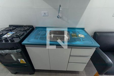 Cozinha e Área de Serviço de kitnet/studio para alugar com 1 quarto, 25m² em Uberaba, Curitiba