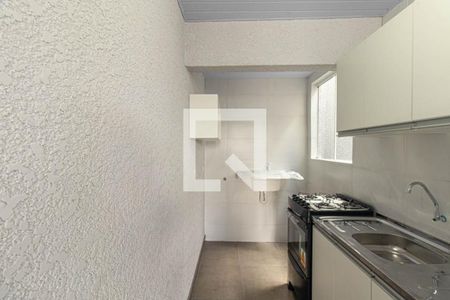 Cozinha e Área de Serviço de kitnet/studio para alugar com 1 quarto, 25m² em Uberaba, Curitiba