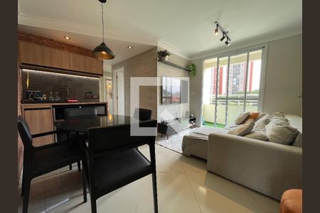 Sala de apartamento à venda com 3 quartos, 75m² em Jardim Ester Yolanda, São Paulo