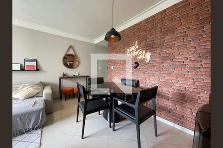 Sala de apartamento à venda com 3 quartos, 75m² em Jardim Ester Yolanda, São Paulo