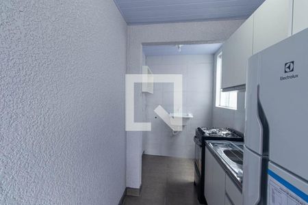 Cozinha e Área de Serviço de kitnet/studio para alugar com 1 quarto, 25m² em Uberaba, Curitiba