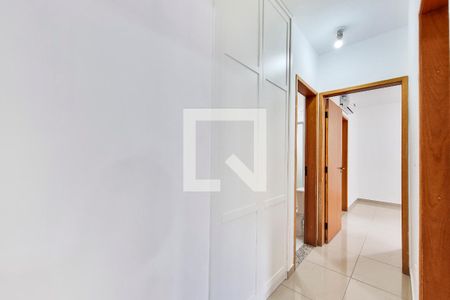 Corredor de apartamento para alugar com 3 quartos, 90m² em Jardim Pereira do Amparo, Jacareí