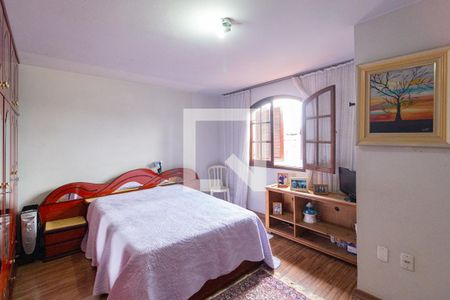 Casa à venda com 180m², 3 quartos e 2 vagas Casa à venda com 180m², 3 quartos e 2 vagasSuíte