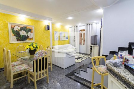 Sala  de casa para alugar com 3 quartos, 300m² em Rio Pequeno, São Paulo