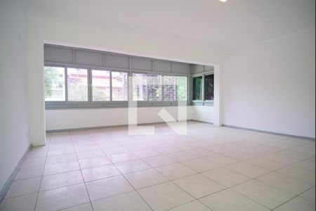 Sala 1 de casa à venda com 3 quartos, 900m² em Passo D’areia, Porto Alegre