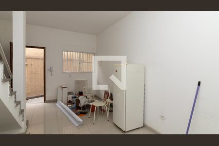 Sala de casa de condomínio para alugar com 2 quartos, 60m² em Vila Pierina, São Paulo