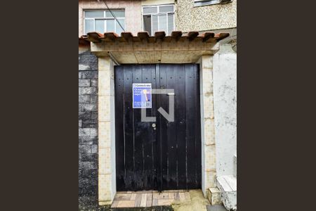 Casa à venda com 200m², 4 quartos e sem vaga Casa à venda com 200m², 4 quartos e sem vagaFachada