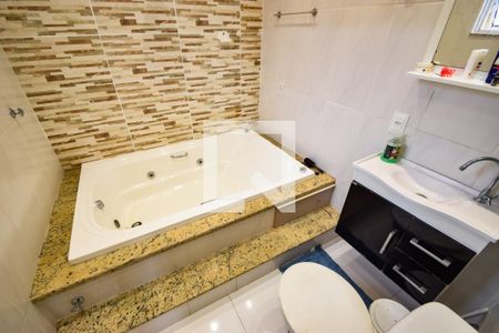 Casa à venda com 200m², 4 quartos e sem vaga Casa à venda com 200m², 4 quartos e sem vagaBanheiro do Quarto 2 - Suíte