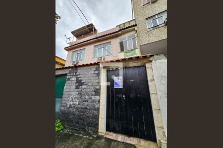 Casa à venda com 200m², 4 quartos e sem vaga Casa à venda com 200m², 4 quartos e sem vagaFachada