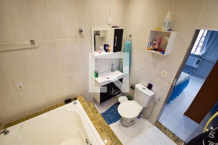 Casa à venda com 200m², 4 quartos e sem vaga Casa à venda com 200m², 4 quartos e sem vagaBanheiro do Quarto 2 - Suíte