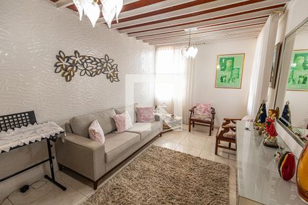 Sala de casa à venda com 3 quartos, 230m² em São Luiz, Belo Horizonte