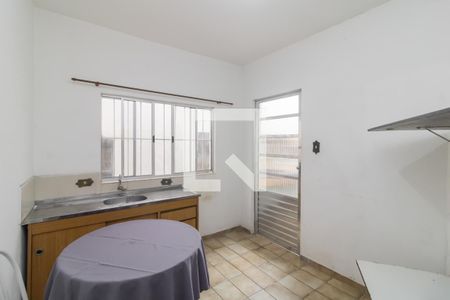 Cozinha de casa para alugar com 1 quarto, 50m² em Jardim Danfer, São Paulo