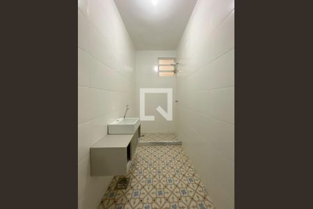 Banheiro/ acesso pra dois dormitórios  de apartamento para alugar com 2 quartos, 69m² em Botafogo, Rio de Janeiro