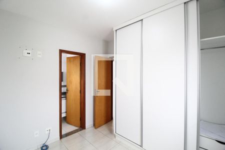 Quarto 1 - Suíte de apartamento para alugar com 2 quartos, 54m² em Santa Mônica, Uberlândia