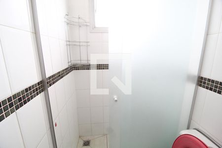 Banheiro do Quarto 1 de apartamento para alugar com 2 quartos, 54m² em Santa Mônica, Uberlândia