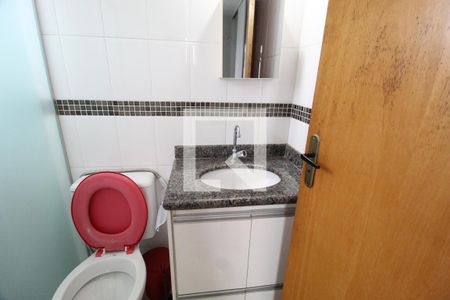 Banheiro do Quarto 1 de apartamento para alugar com 2 quartos, 54m² em Santa Mônica, Uberlândia