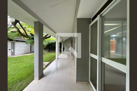 Varanda de casa de condomínio à venda com 4 quartos, 380m² em Barra da Tijuca, Rio de Janeiro