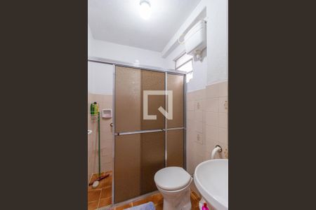 Casa à venda com 225m², 4 quartos e 2 vagas Casa à venda com 225m², 4 quartos e 2 vagasBanheiro Casa 2