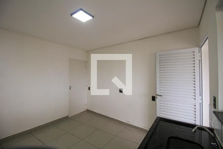 Sala/Cozinha de apartamento para alugar com 2 quartos, 45m² em Jardim Adutora, São Paulo