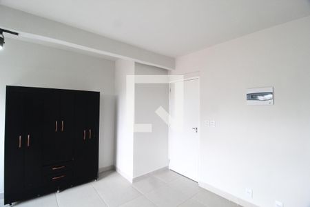 Sala/Quarto de kitnet/studio para alugar com 1 quarto, 33m² em Umuarama, Uberlândia