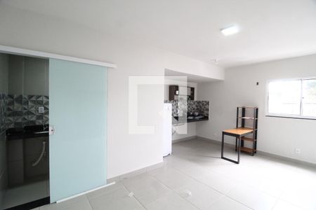 Sala/Quarto de kitnet/studio para alugar com 1 quarto, 33m² em Umuarama, Uberlândia