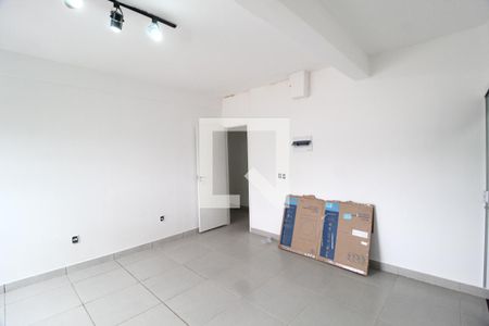 Sala/Quarto de kitnet/studio para alugar com 1 quarto, 33m² em Umuarama, Uberlândia