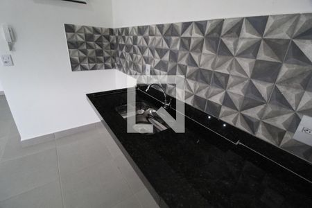 Sala/Cozinha de kitnet/studio para alugar com 1 quarto, 33m² em Umuarama, Uberlândia