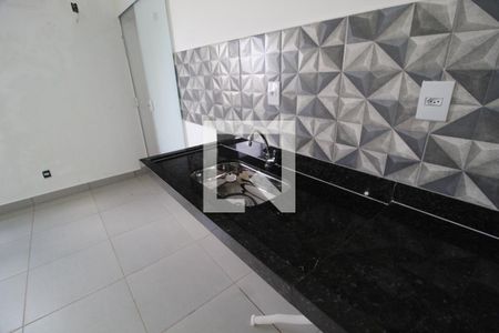 Sala/Cozinha de kitnet/studio para alugar com 1 quarto, 33m² em Umuarama, Uberlândia