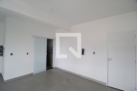 Sala/Quarto de kitnet/studio para alugar com 1 quarto, 33m² em Umuarama, Uberlândia