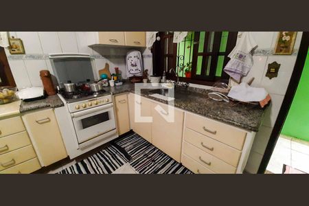 Casa à venda com 241m², 3 quartos e 2 vagas Casa à venda com 241m², 3 quartos e 2 vagasCozinha