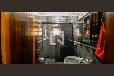 Casa à venda com 241m², 3 quartos e 2 vagas Casa à venda com 241m², 3 quartos e 2 vagasBanheiro Social de Cima