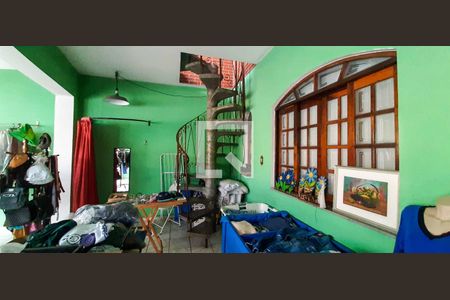 Casa à venda com 241m², 3 quartos e 2 vagas Casa à venda com 241m², 3 quartos e 2 vagasAcesso ao Espaço Gourmet