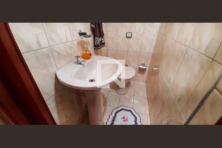 Casa à venda com 241m², 3 quartos e 2 vagas Casa à venda com 241m², 3 quartos e 2 vagasLavabo