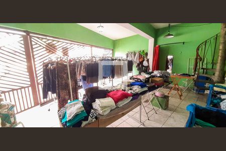 Casa à venda com 241m², 3 quartos e 2 vagas Casa à venda com 241m², 3 quartos e 2 vagasGaragem