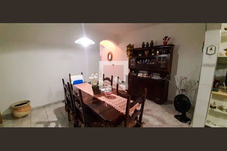 Casa à venda com 241m², 3 quartos e 2 vagas Casa à venda com 241m², 3 quartos e 2 vagasSala de Jantar