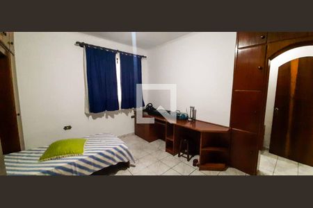 Casa à venda com 241m², 3 quartos e 2 vagas Casa à venda com 241m², 3 quartos e 2 vagasQuarto 2