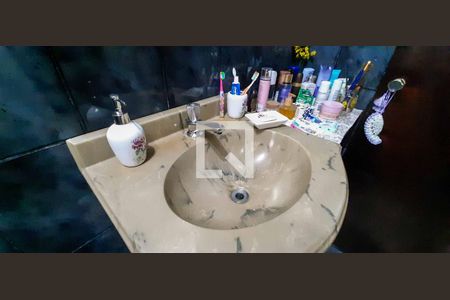 Casa à venda com 241m², 3 quartos e 2 vagas Casa à venda com 241m², 3 quartos e 2 vagasBanheiro da Suíte