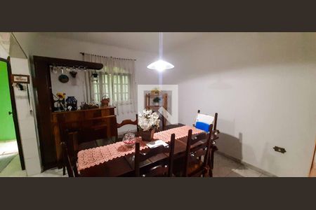 Casa à venda com 241m², 3 quartos e 2 vagas Casa à venda com 241m², 3 quartos e 2 vagasSala de Jantar
