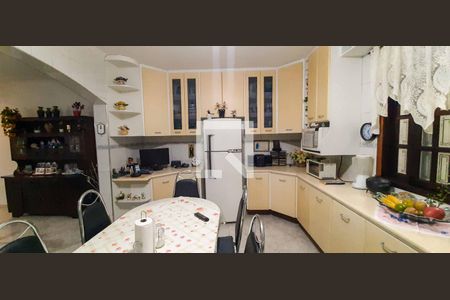 Casa à venda com 241m², 3 quartos e 2 vagas Casa à venda com 241m², 3 quartos e 2 vagasCozinha