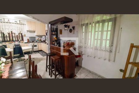 Casa à venda com 241m², 3 quartos e 2 vagas Casa à venda com 241m², 3 quartos e 2 vagasSala de Jantar