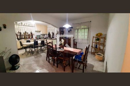 Casa à venda com 241m², 3 quartos e 2 vagas Casa à venda com 241m², 3 quartos e 2 vagasSala de Jantar