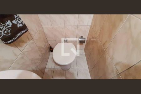 Casa à venda com 241m², 3 quartos e 2 vagas Casa à venda com 241m², 3 quartos e 2 vagasLavabo