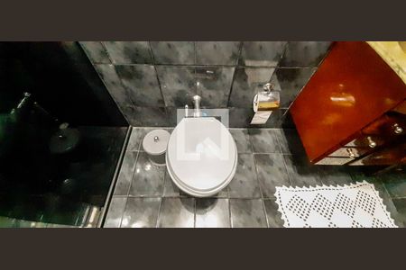 Casa à venda com 241m², 3 quartos e 2 vagas Casa à venda com 241m², 3 quartos e 2 vagasBanheiro da Suíte