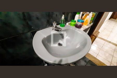 Casa à venda com 241m², 3 quartos e 2 vagas Casa à venda com 241m², 3 quartos e 2 vagasBanheiro Social de Cima