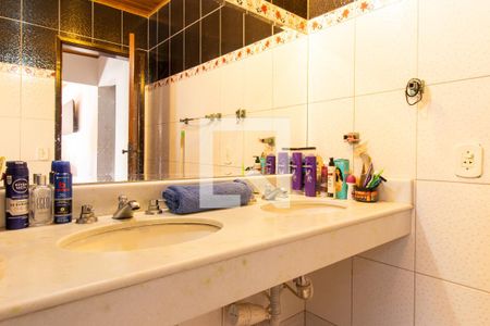 Casa para alugar com 420m², 5 quartos e 5 vagas Casa para alugar com 420m², 5 quartos e 5 vagasBanheiro da Suíte Master