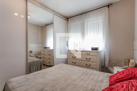 Suíte de apartamento para alugar com 2 quartos, 63m² em Vila Ipiranga, Porto Alegre