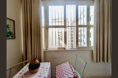 Sala vista varanda de apartamento para alugar com 2 quartos, 70m² em Copacabana, Rio de Janeiro